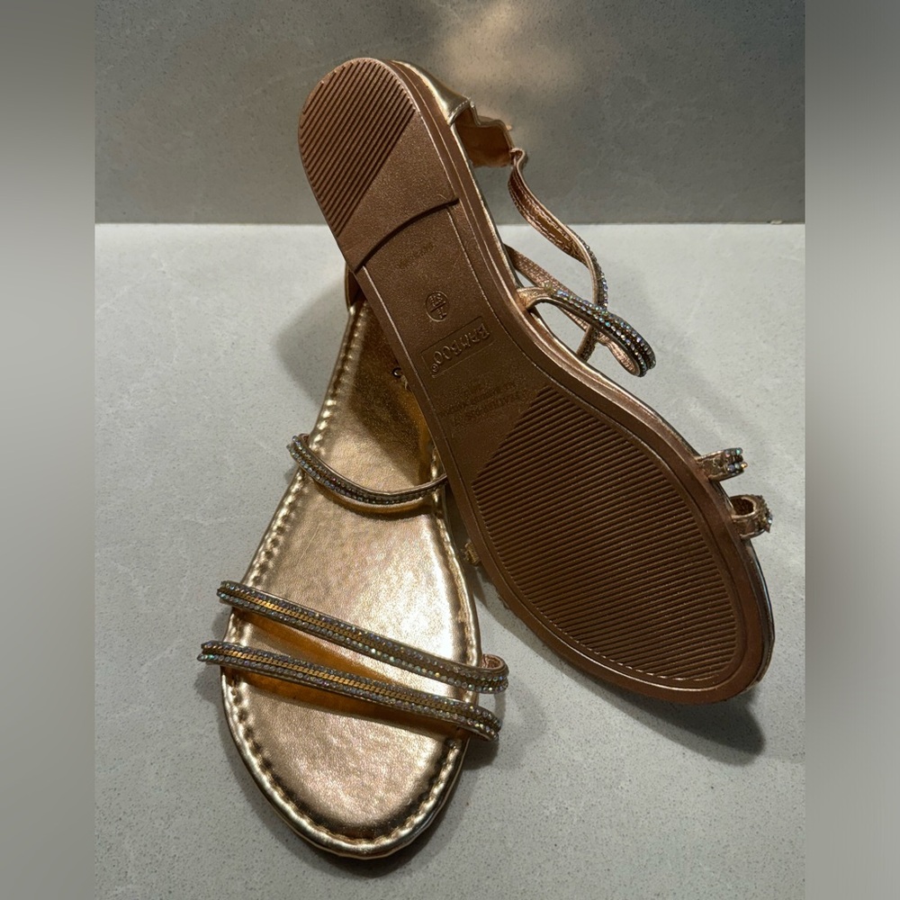 Bamboo Bronze Gold Sandals - NEW - Size 7 1/2 - Women’s
